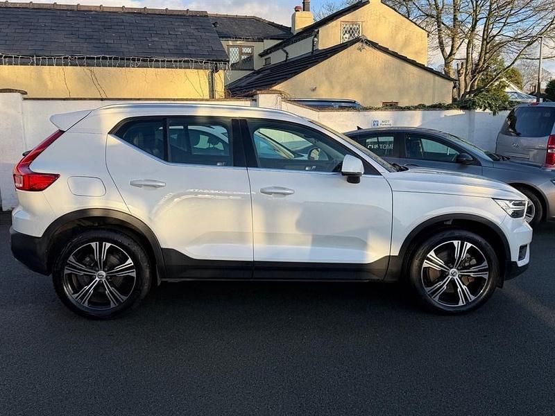 Used Volvo XC40 Inscription 2022 White SUV