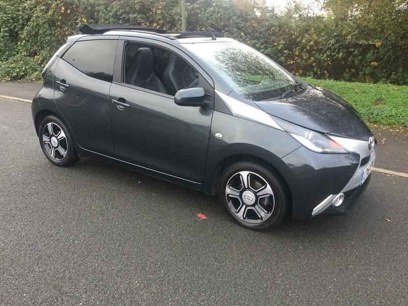 Used Toyota Aygo X-clusiv 69 HP (50 kW) 2016 Grey Hatchback