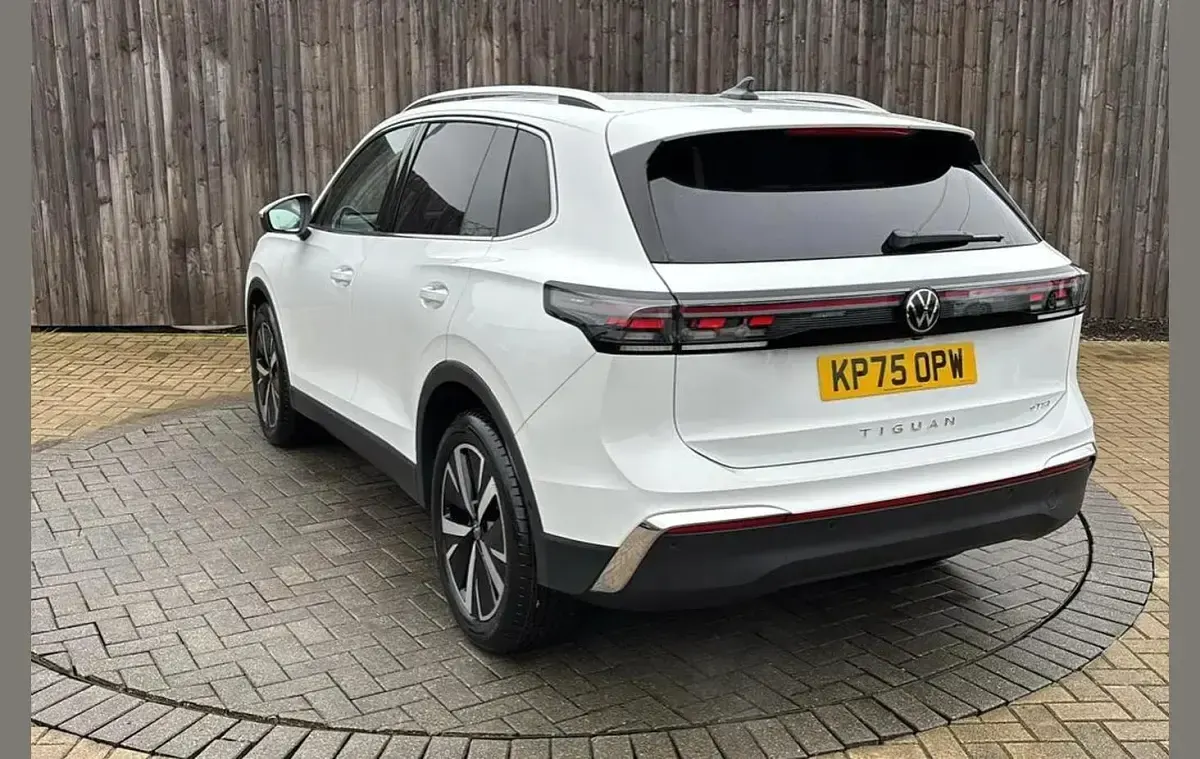 New VW Tiguan Elegance 147 HP (108 kW) 2025 White SUV