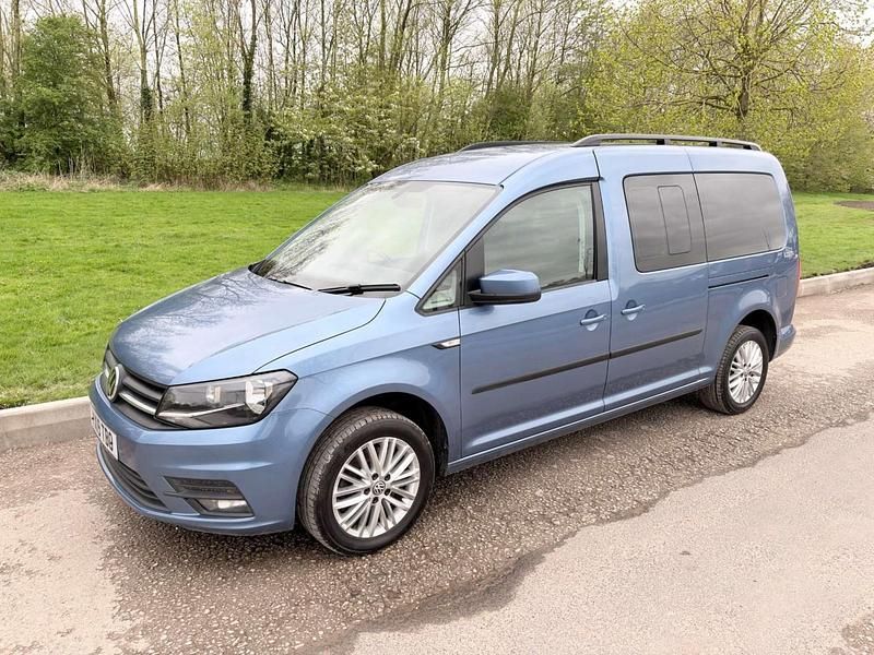 Używany VW Caddy Life 122 KM (89 kW) 2019 Niebieski Minivan
