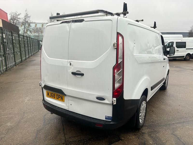 Used Ford Transit Custom 105 HP (77 kW) 2018 White Van