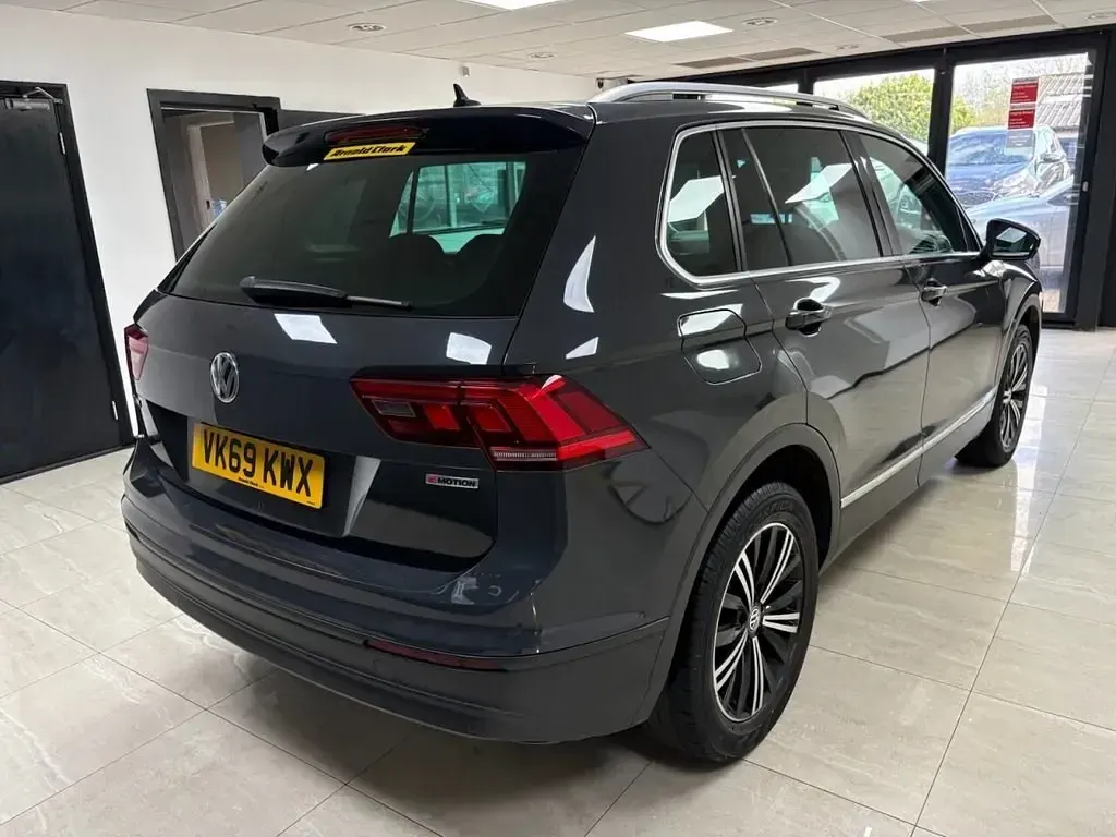 Usado VW Tiguan SE 150 HP (110 kW) 2019 Cinzento SUV