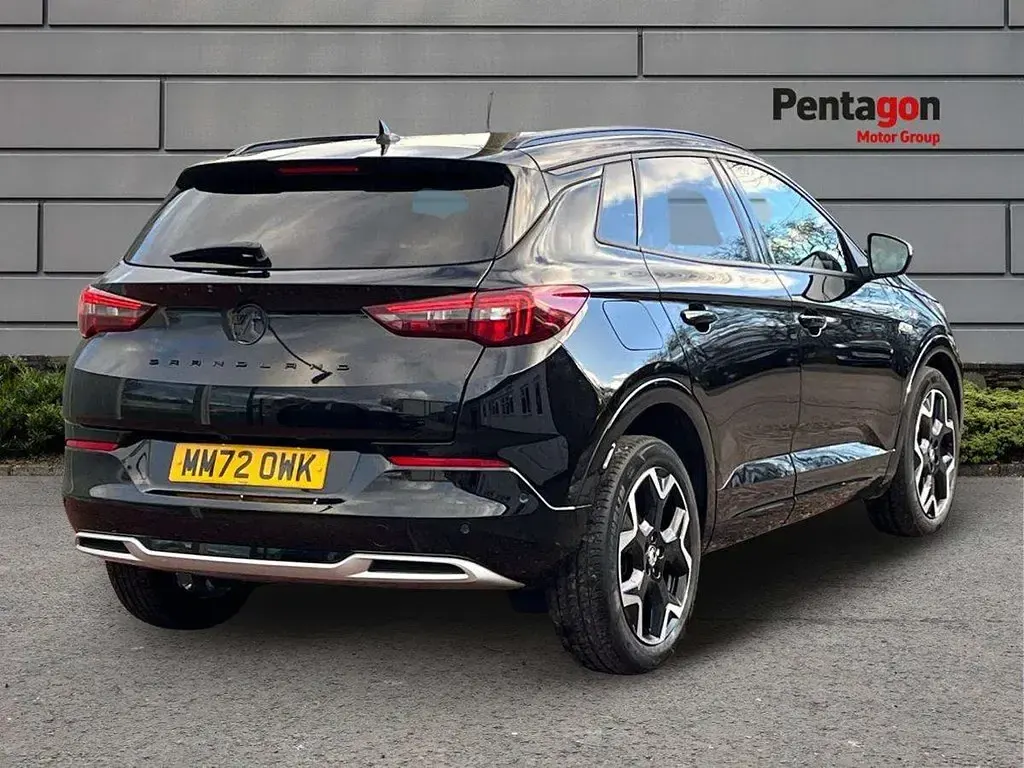 Usado Vauxhall Grandland X Ultimate 128 HP (94 kW) 2023 Preto SUV