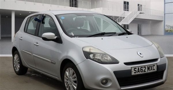 Silver Used 2012 Renault Clio IV Expression+ Hatchback | £2,500 (Good price) - Image 1/1