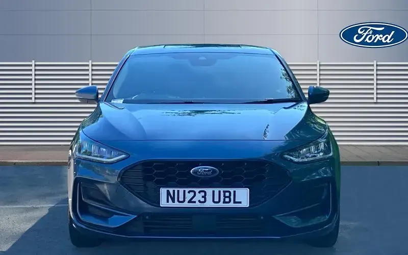 Used Ford Focus ST-Line 125 HP (91 kW) 2023 Blue Hatchback