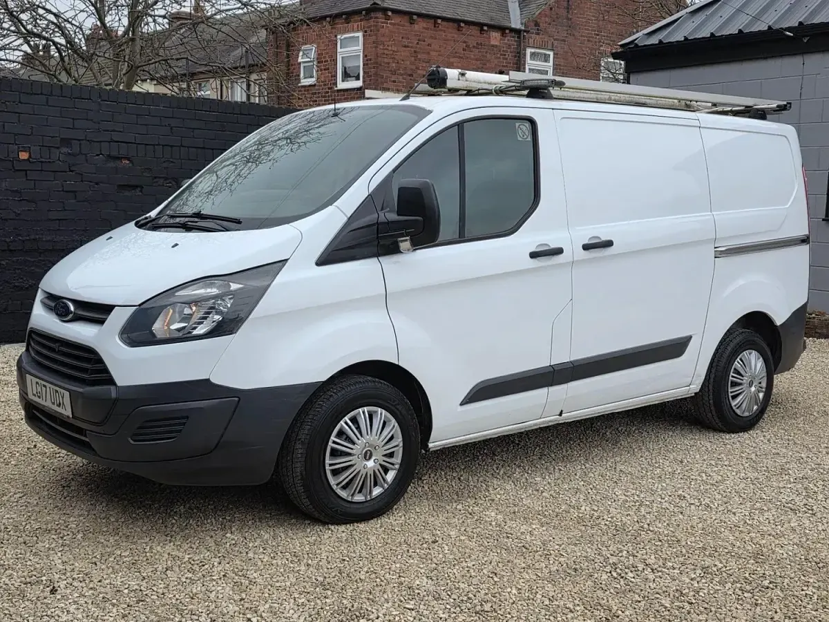 Used Ford Transit Custom 105 HP (77 kW) 2017 White Van