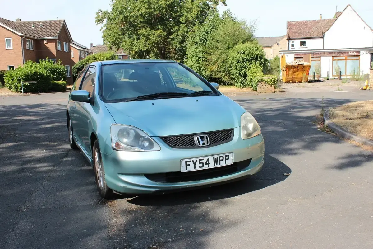 Used Honda Civic SE 110 HP (80 kW) 2004 Silver Hatchback