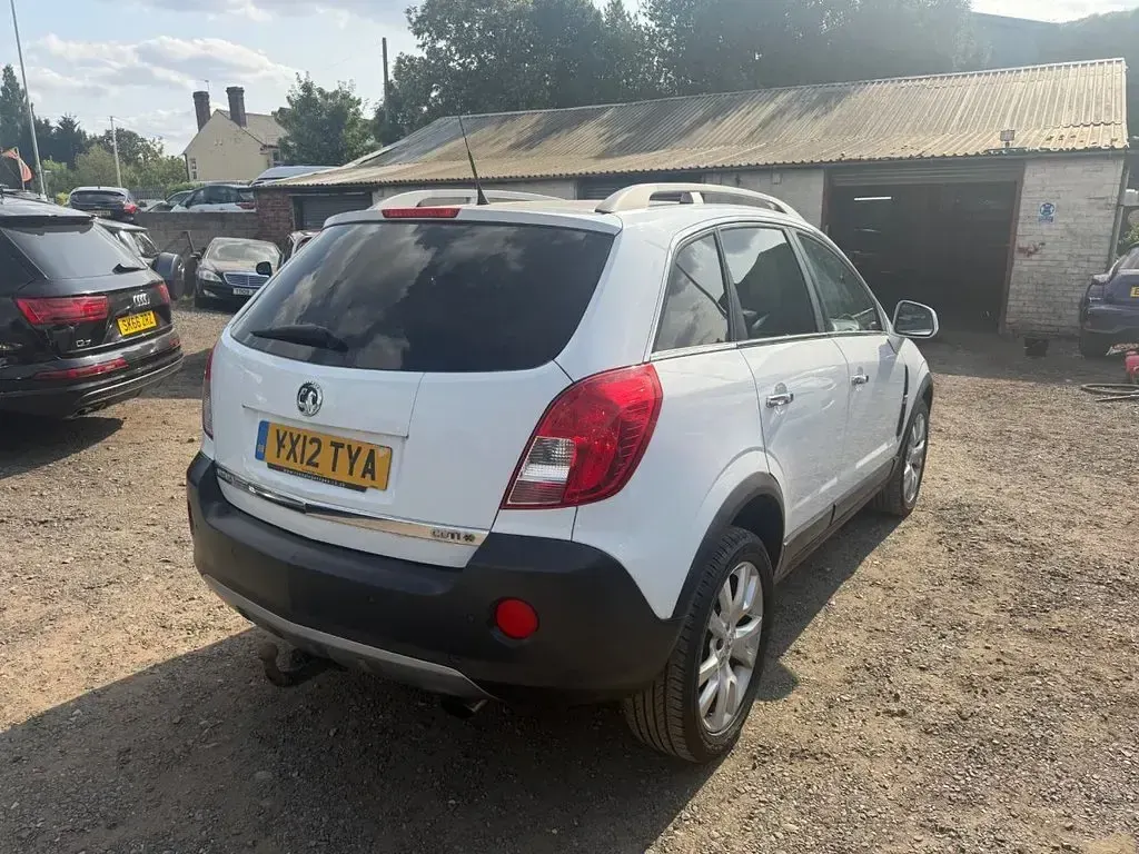 Used Vauxhall Antara 163 HP (119 kW) 2012 White SUV