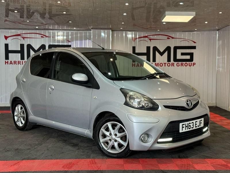 Silver Used 2014 Toyota Aygo Hatchback | £2,195 (Good price) - Image 1/4