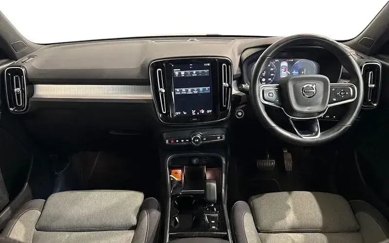 Used Volvo XC40 Plus 211 HP (155 kW) 2022 Black SUV