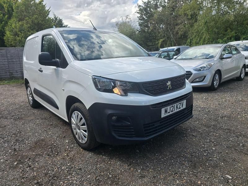 White Used 2021 Peugeot Partner MPV | £5,250 (Fair price) - Image 1/4