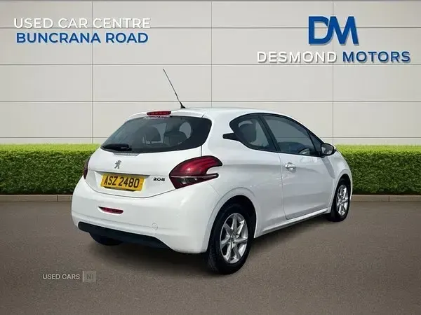 Gebraucht Peugeot 208 Active 2017 Weiß Kleinwagen