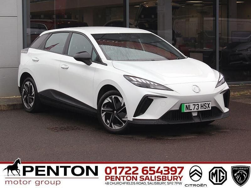 Used MG MG4 EV SE 50 kW (69 HP) 2023 White Hatchback