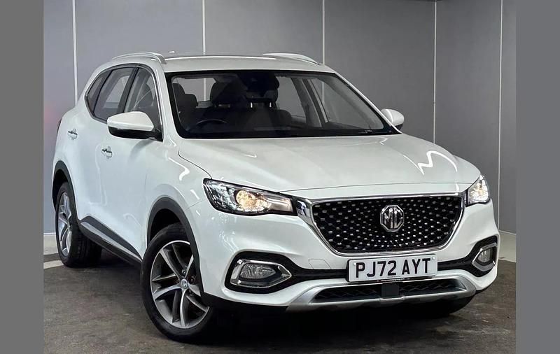 White Used 2022 MG HS Excite SUV | £10,795 (Fair price) - Image 1/4