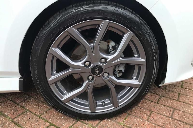 Used Ford Fiesta ST-Line 155 HP (114 kW) 2023 White Hatchback