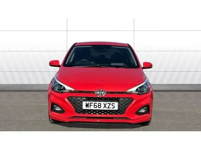 Używany Hyundai i20 SE 84 KM (61 kW) 2018 Czerwony Hatchback