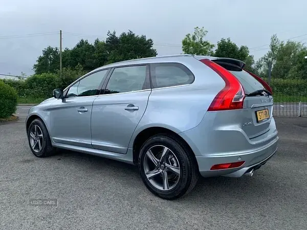 Used Volvo XC60 R-Design 215 HP (158 kW) 2014 Silver SUV
