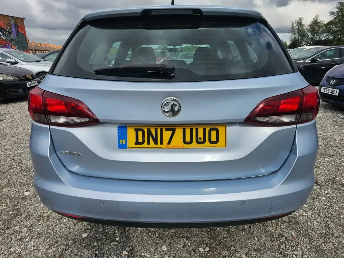Begagnad Vauxhall Astra 2017 Silver Kombi