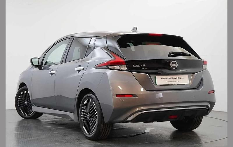 Used Nissan Leaf N-Connecta 110 kW (150 HP) 2023 Grey Hatchback