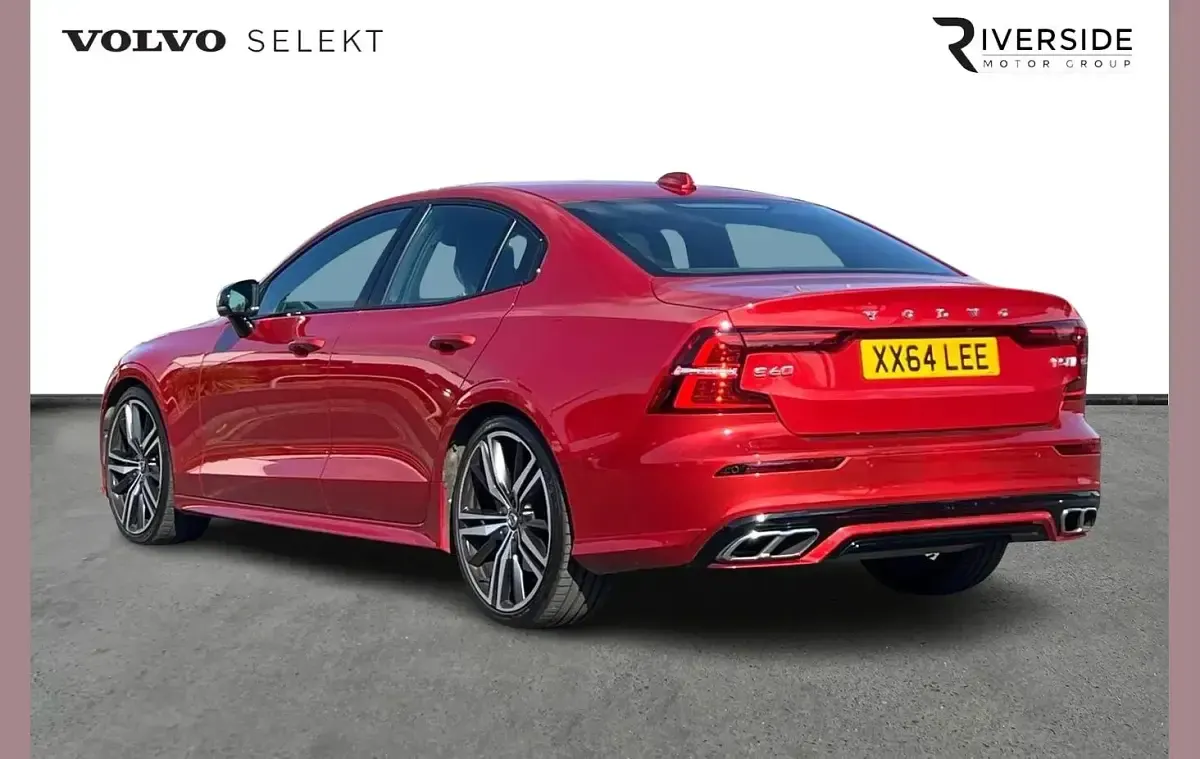 Used Volvo S60 R-Design 250 HP (183 kW) 2019 Red Sedan
