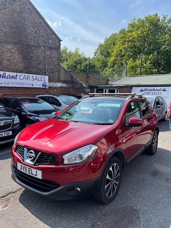 Red Used 2011 Nissan Qashqai N-TEC SUV | £2,995 (Fair price) - Image 1/4