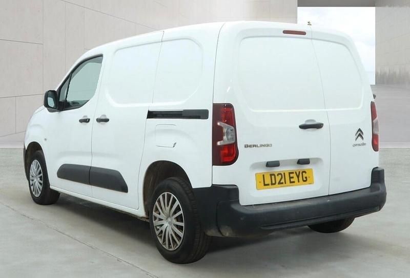 Used Citroën Berlingo 75 HP (55 kW) 2021 White MPV