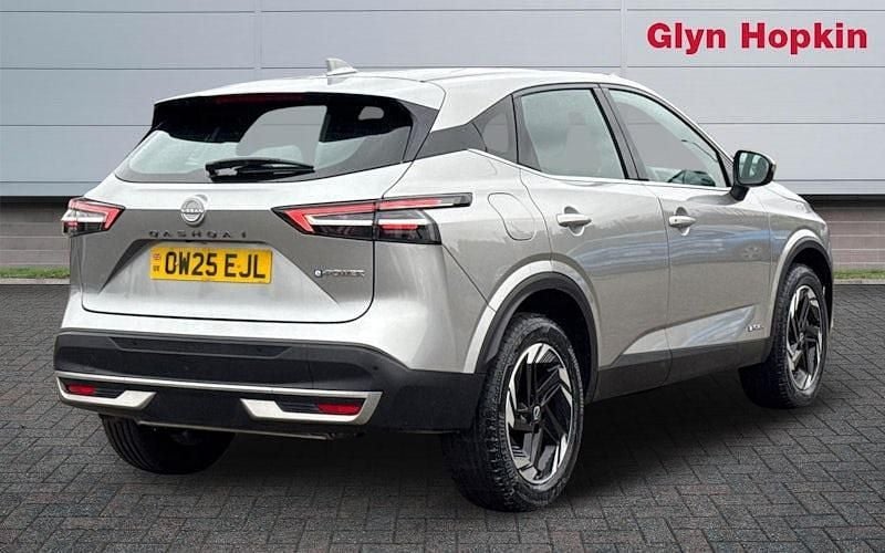 Used Nissan Qashqai Acenta Premium 190 HP (139 kW) 2025 Silver SUV