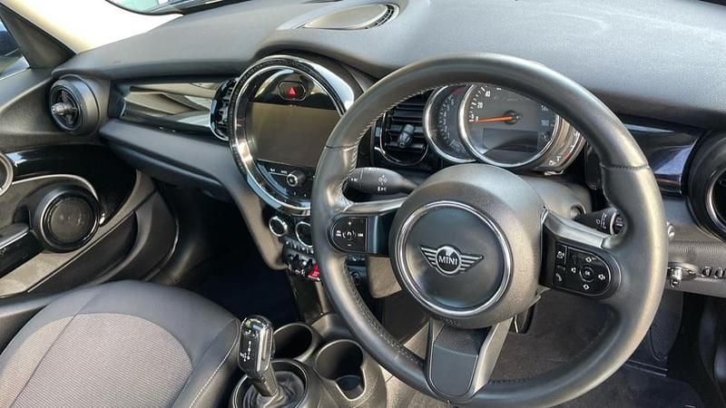 Used Mini ONE Classic 101 HP (74 kW) 2022 Black Hatchback