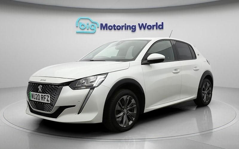 Used Peugeot e-208 Allure 100 kW (136 HP) 2020 White Hatchback