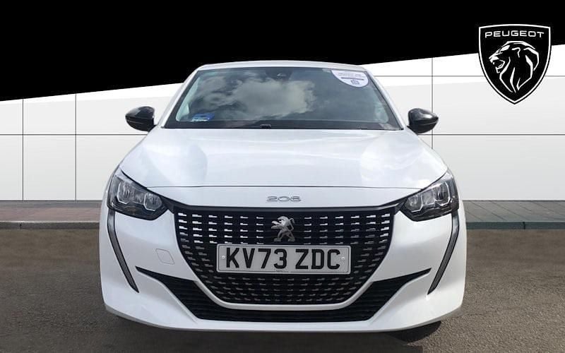 Used Peugeot 208 Allure+ 131 HP (96 kW) 2023 White Hatchback