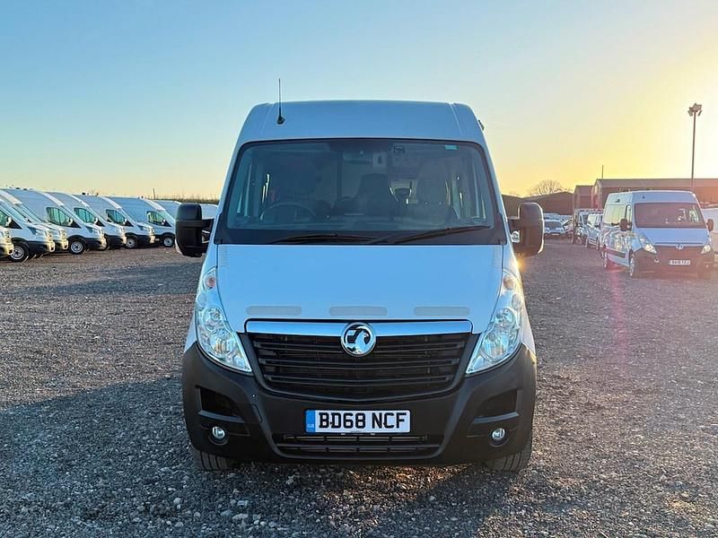 Used Vauxhall Movano 130 HP (95 kW) 2018 White MPV