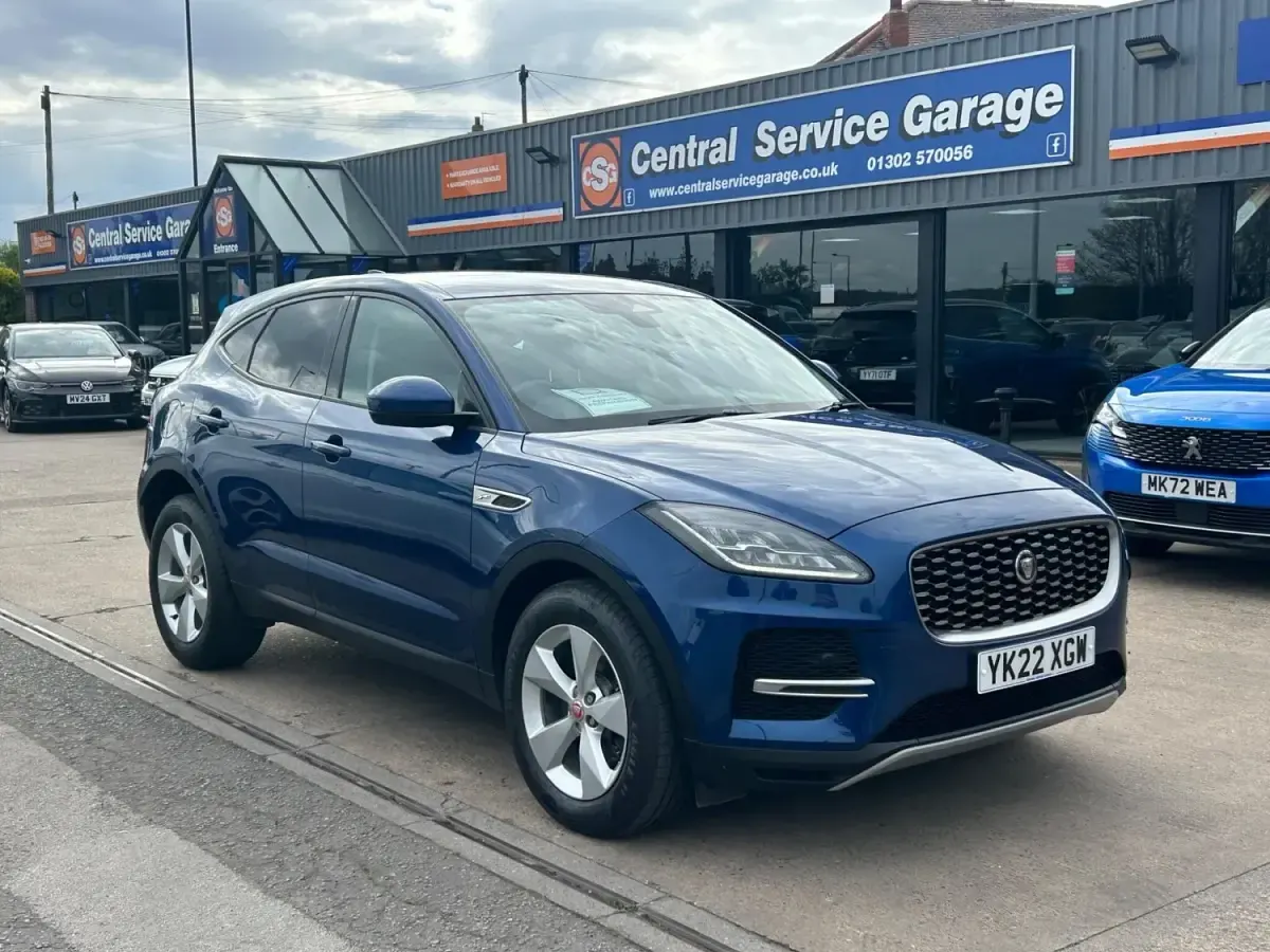 Usado Jaguar E-Pace S 204 HP (150 kW) 2022 Azul SUV