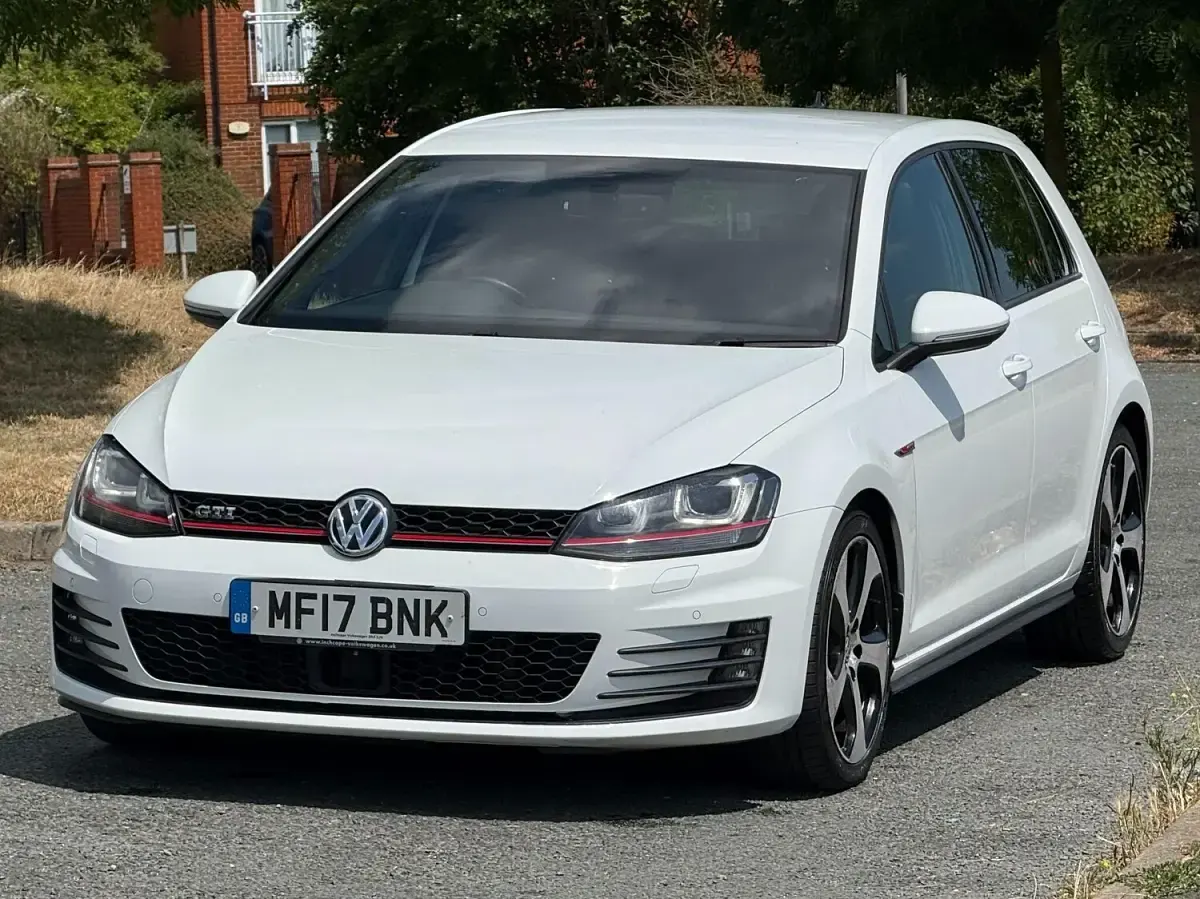 Used VW Golf VII GTI 230 HP (169 kW) 2017 White Hatchback