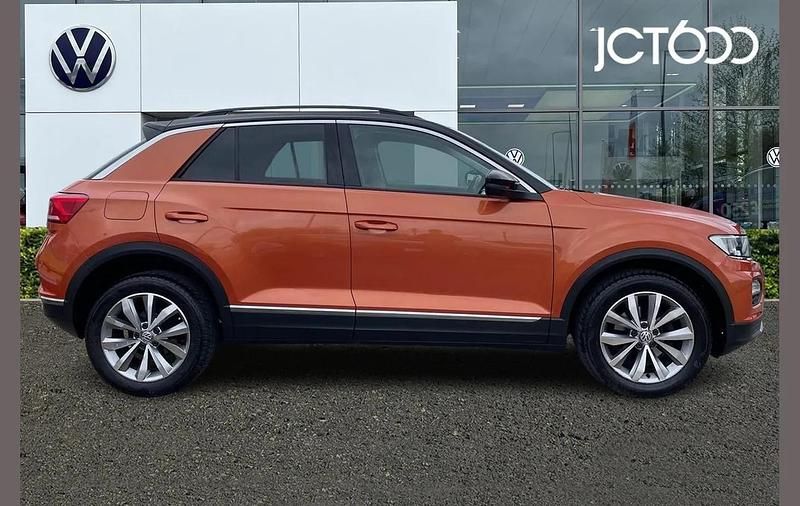 Used VW T-Roc Design 115 HP (84 kW) 2018 Orange SUV