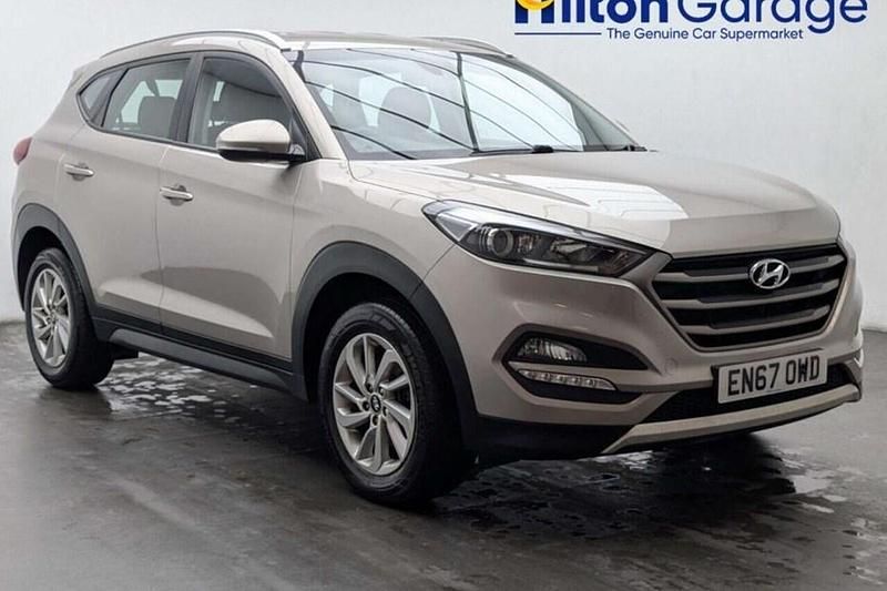 Used Hyundai Tucson SE 132 HP (97 kW) 2017 Beige SUV