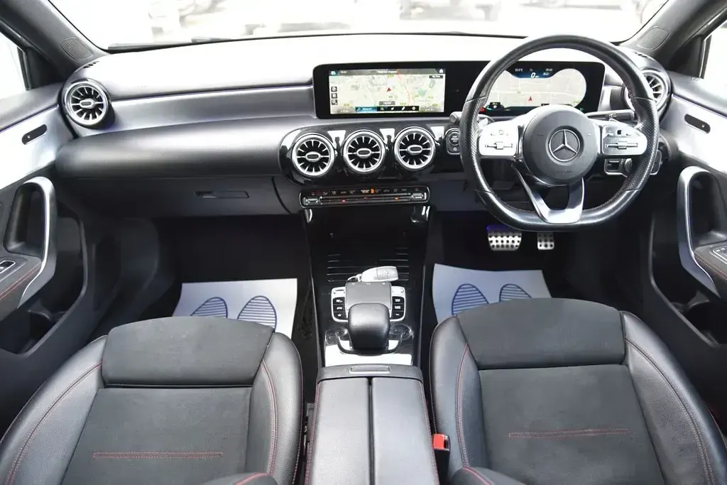 Usado Mercedes A200 AMG Line Premium 163 HP (119 kW) 2020 Branco Citadino