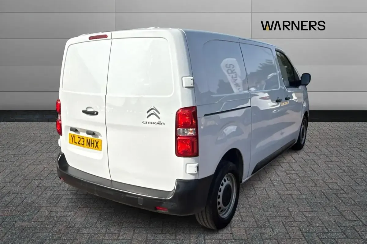 Used Citroën Dispatch 101 HP (74 kW) 2023 White MPV