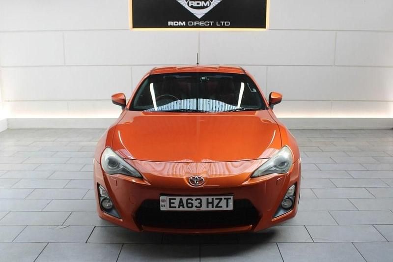 Used Toyota GT86 GT 200 HP (147 kW) 2013 Orange Coupe