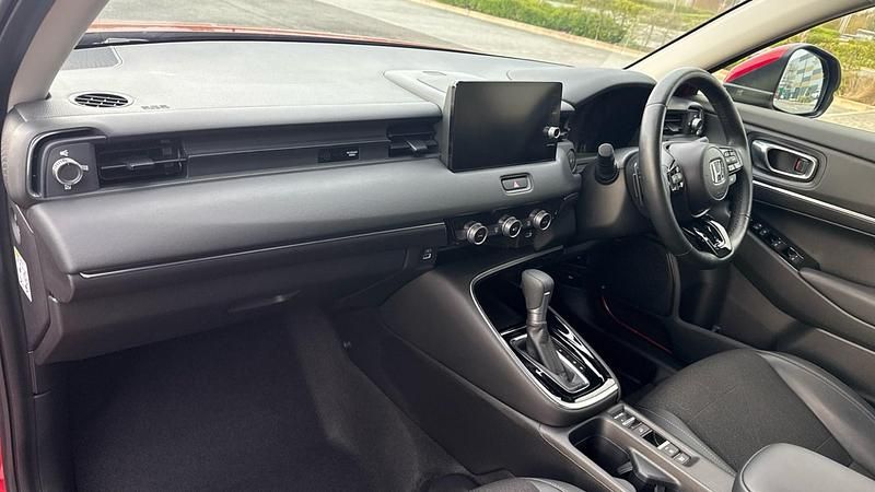 Used Honda HR-V Advance 131 HP (96 kW) 2023 Red SUV