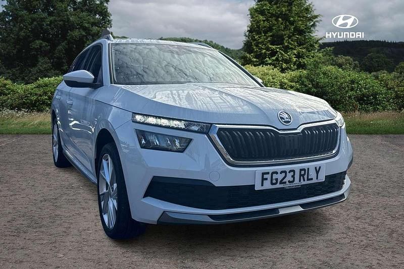 White Used 2023 Skoda Kamiq SE L Executive SUV | £16,999 (Fair price) - Image 1/4