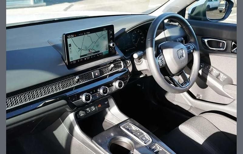 Used Honda Civic Elegance 143 HP (105 kW) 2025 White Hatchback