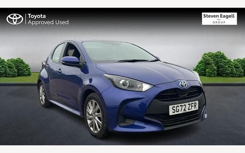 Used 2025 Toyota Yaris Hybrid Hatchback | £17,146 (Good price) - Image 1/4