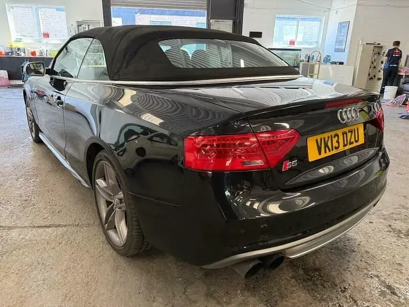Usado Audi S5 Cabriolet 333 HP (244 kW) 2013 Preto Cabrios