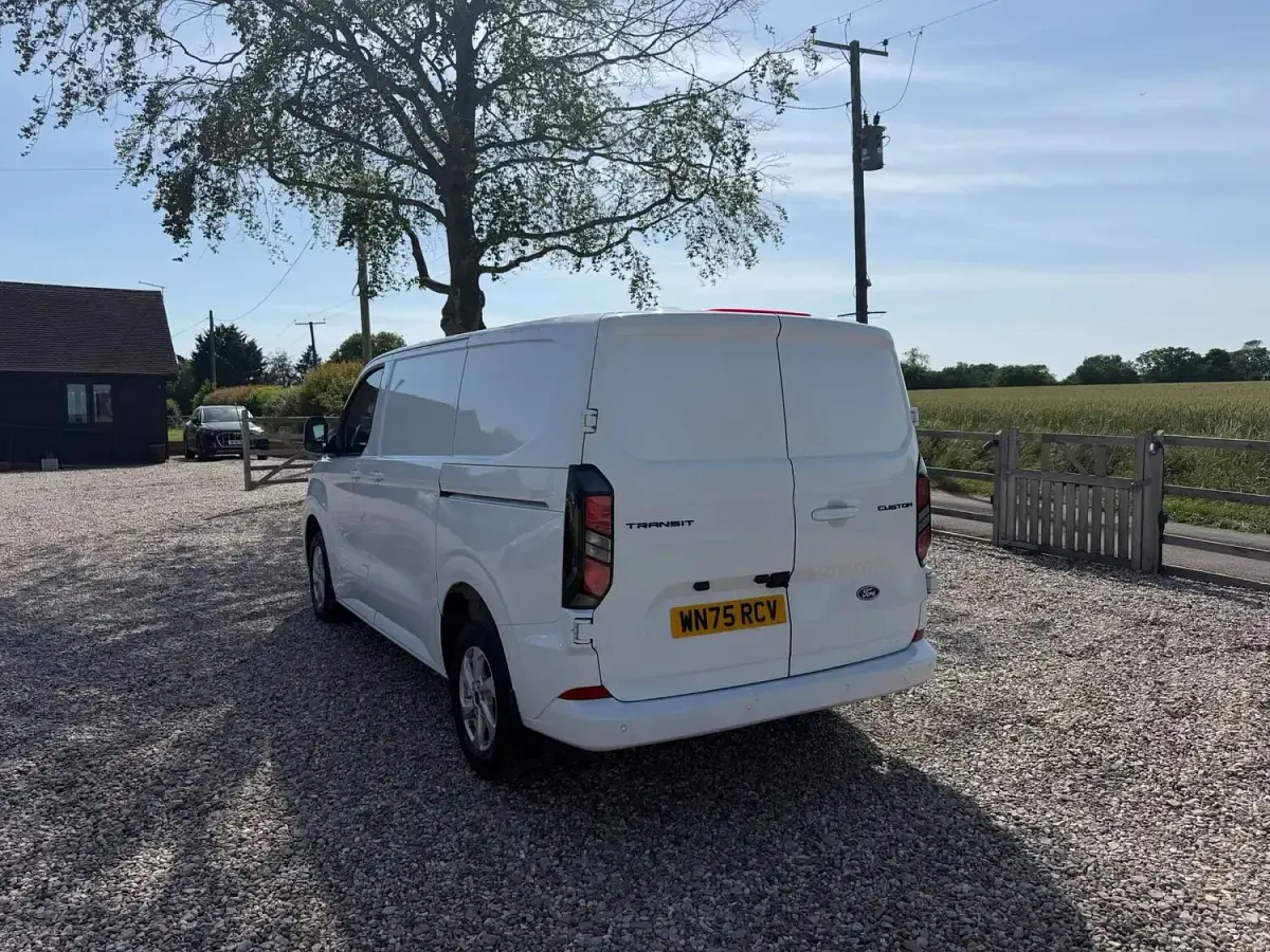 Used Ford Transit Custom Limited 136 HP (100 kW) 2025 White Van