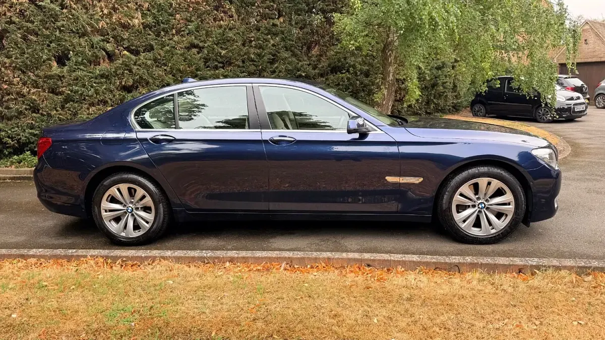 Used BMW 730 Comfort Edition 241 HP (177 kW) 2010 Blue Sedan