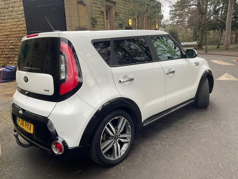 Used Kia Soul 134 HP (98 kW) 2016 White SUV
