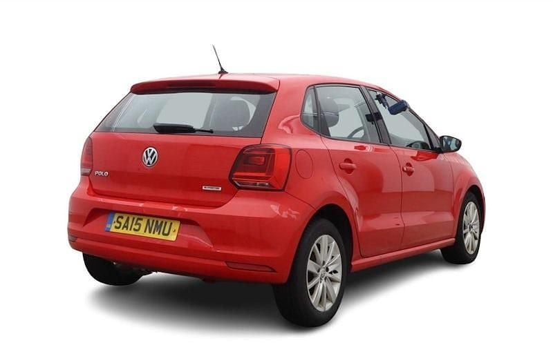 Used VW Polo SE 60 HP (44 kW) 2015 Red Hatchback