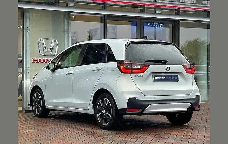 Used Honda Jazz Advance 122 HP (89 kW) 2025 Premium sunlight white Hatchback