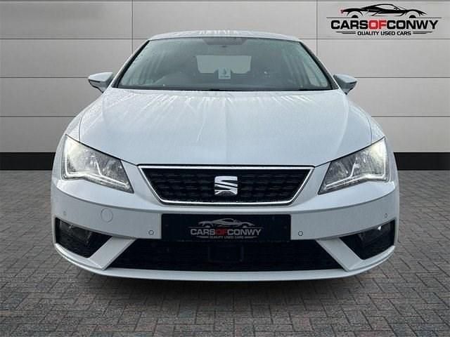 Used Seat Leon SE Dynamic 115 HP (84 kW) 2019 White Hatchback