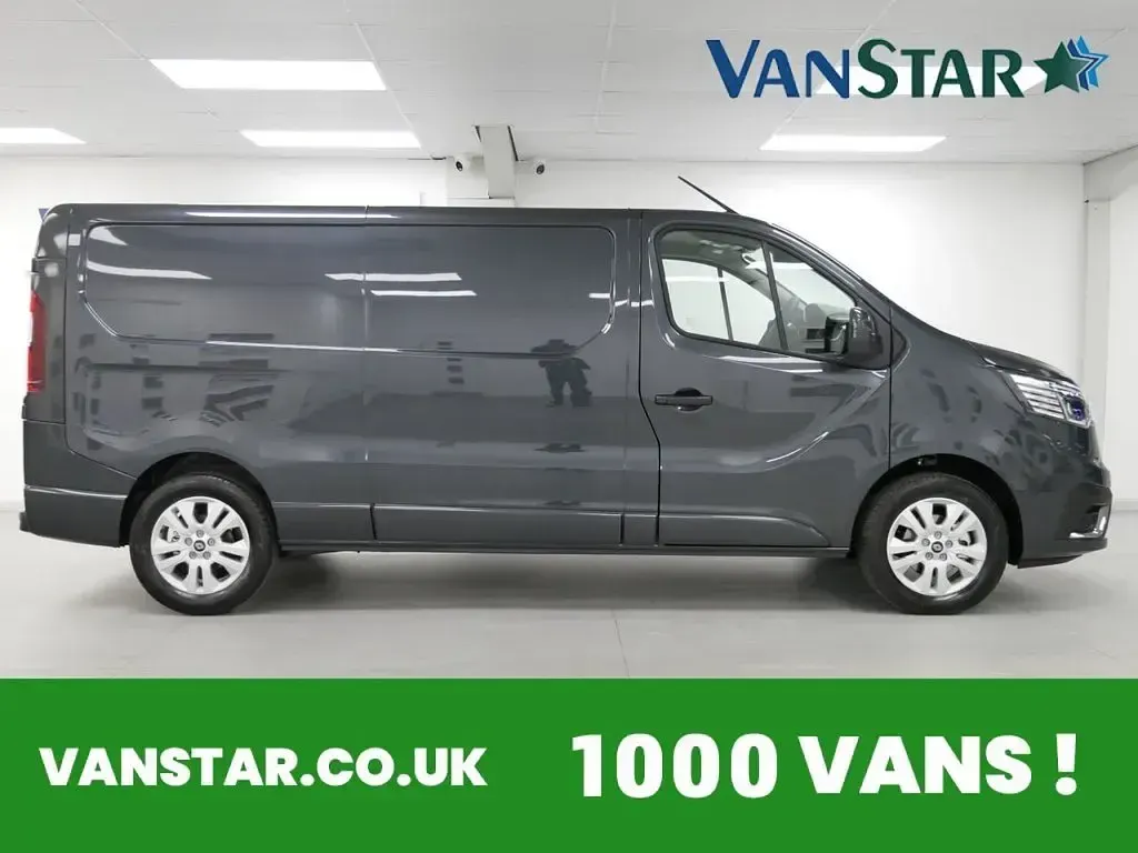 New Renault Trafic 130 HP (95 kW) 2026 Grey MPV